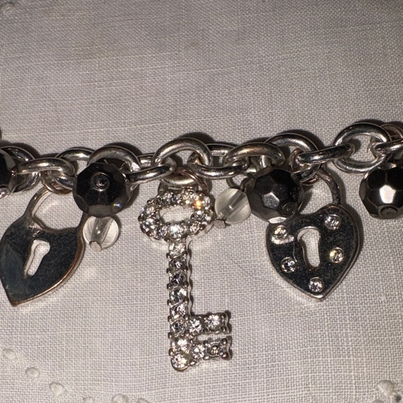 Silver and Black keys & locks Charm Bracelet $15 - Picture 4 of 4